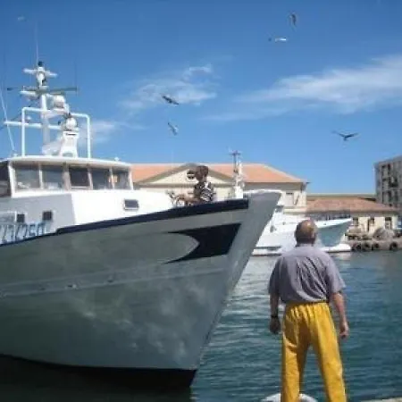 Sete, 2 Pieces, 4 Personnes - Fr-1-472-93 Sète